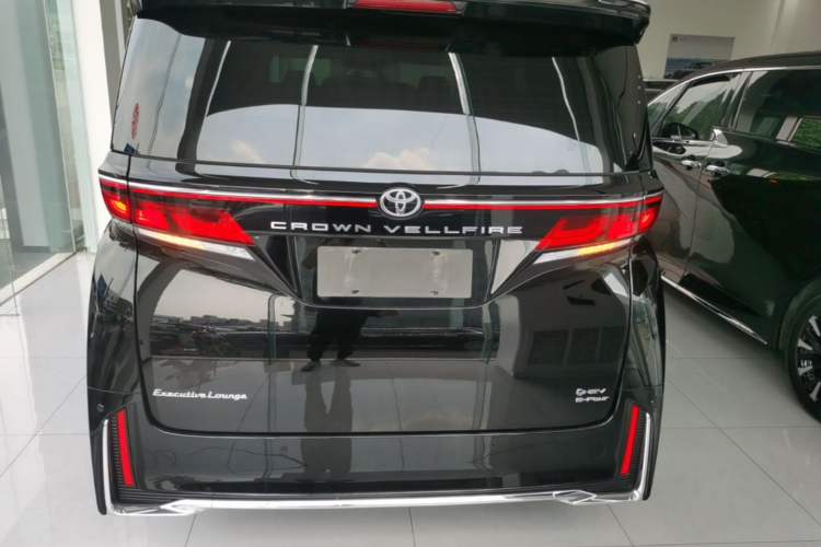 Used Toyota Vellfire 2024 Crown Dual-Engine 2.5L Ultimate Edition Rear