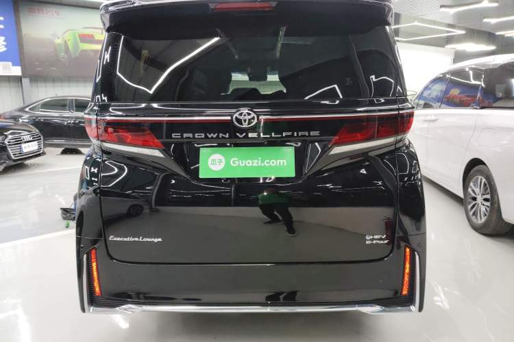 Used Toyota Vellfire 2024 Crown Dual-Engine 2.5L Ultimate Edition Rear