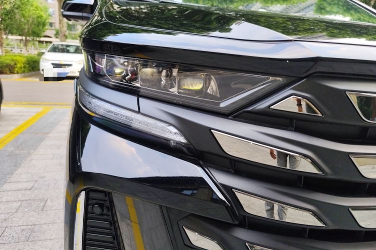 Used Toyota Vellfire 2024 Crown Dual-Engine 2.5L Ultimate Edition Right Front Headlight