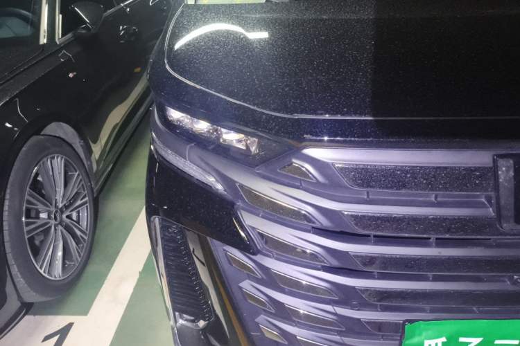 Used Toyota Vellfire 2024 Crown Dual-Engine 2.5L Supreme Executive Edition Right Front Headlight