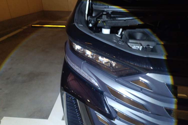 Used Toyota Vellfire 2024 Crown Dual-Engine 2.5L Ultimate Edition Right Front Headlight