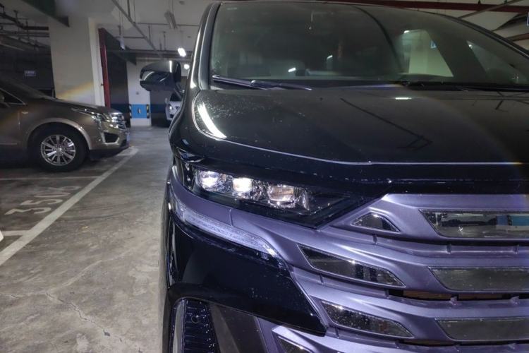 Used Toyota Vellfire 2024 Crown Dual-Engine 2.5L Supreme Executive Edition Right Front Headlight