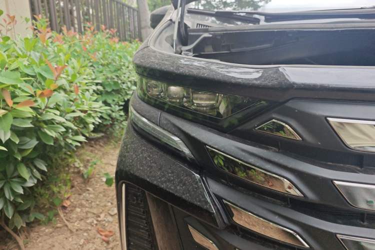 Used Toyota Vellfire 2024 Crown Dual-Engine 2.5L Ultimate Edition Right Front Headlight
