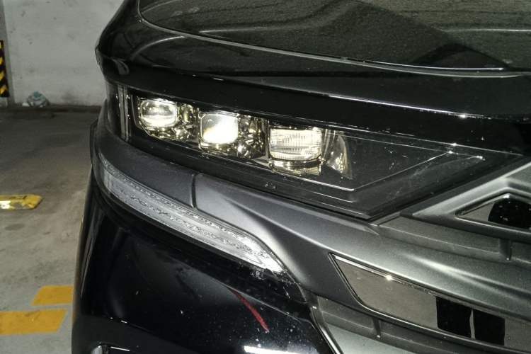 Used Toyota Vellfire 2024 Crown Dual-Engine 2.5L Supreme Executive Edition Right Front Headlight