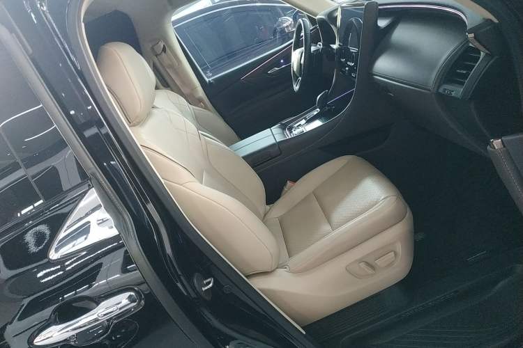 Used Toyota Vellfire 2024 Crown Dual-Engine 2.5L Supreme Executive Edition Right Front Seat