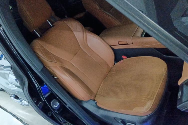 Used Toyota Vellfire 2024 Crown Dual-Engine 2.5L Ultimate Edition Right Front Seat