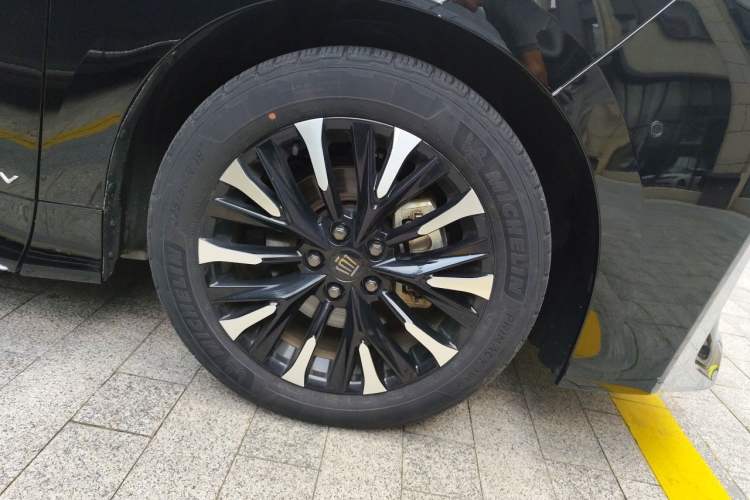 Used Toyota Vellfire 2024 Crown Dual-Engine 2.5L Ultimate Edition Right Front Wheel Hub