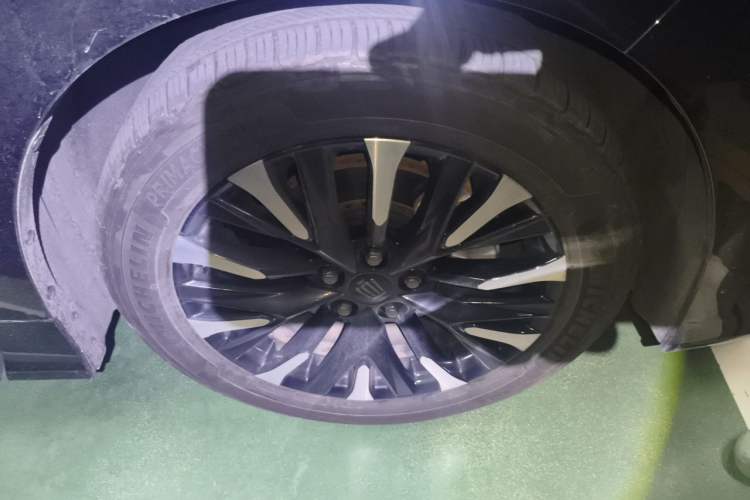 Used Toyota Vellfire 2024 Crown Dual-Engine 2.5L Supreme Executive Edition Right Front Wheel Hub