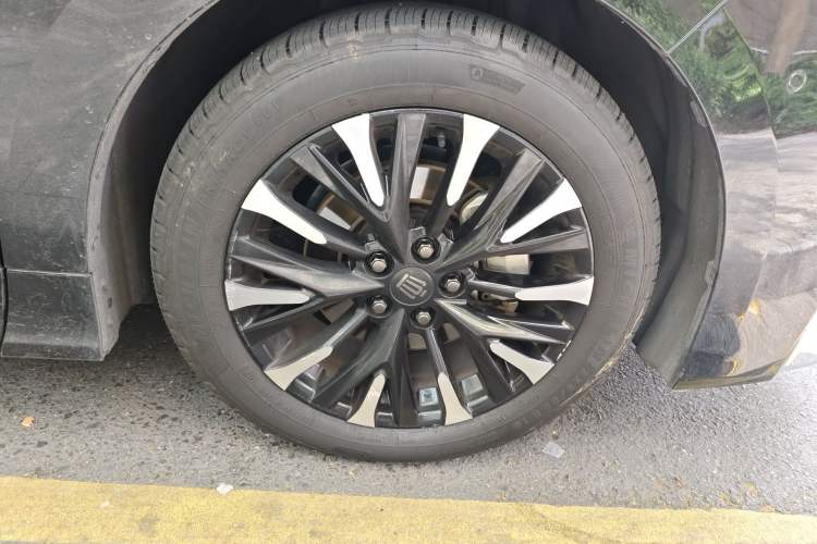 Used Toyota Vellfire 2024 Crown Dual-Engine 2.5L Ultimate Edition Right Front Wheel Hub
