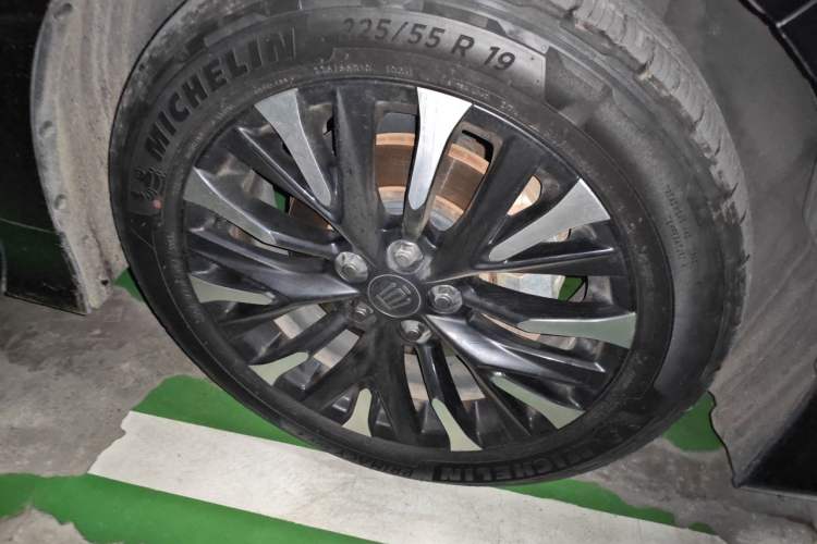 Used Toyota Vellfire 2024 Crown Dual-Engine 2.5L Supreme Executive Edition Right Front Wheel Hub