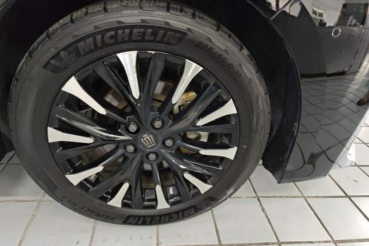 Used Toyota Vellfire 2024 Crown Dual-Engine 2.5L Ultimate Edition Right Front Wheel Hub