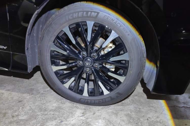 Used Toyota Vellfire 2024 Crown Dual-Engine 2.5L Supreme Executive Edition Right Front Wheel Hub