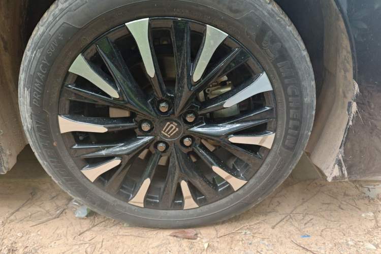 Used Toyota Vellfire 2024 Crown Dual-Engine 2.5L Ultimate Edition Right Front Wheel Hub