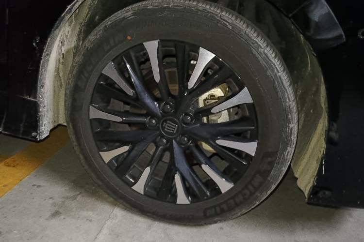 Used Toyota Vellfire 2024 Crown Dual-Engine 2.5L Supreme Executive Edition Right Front Wheel Hub