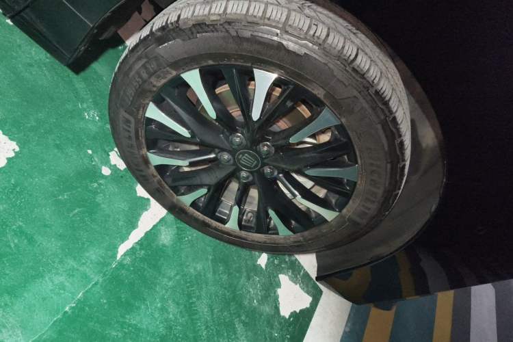 Used Toyota Vellfire 2024 Crown Dual-Engine 2.5L Ultimate Edition Right Front Wheel Hub