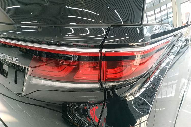 Used Toyota Vellfire 2024 Crown Dual-Engine 2.5L Supreme Executive Edition Right Rear Taillight
