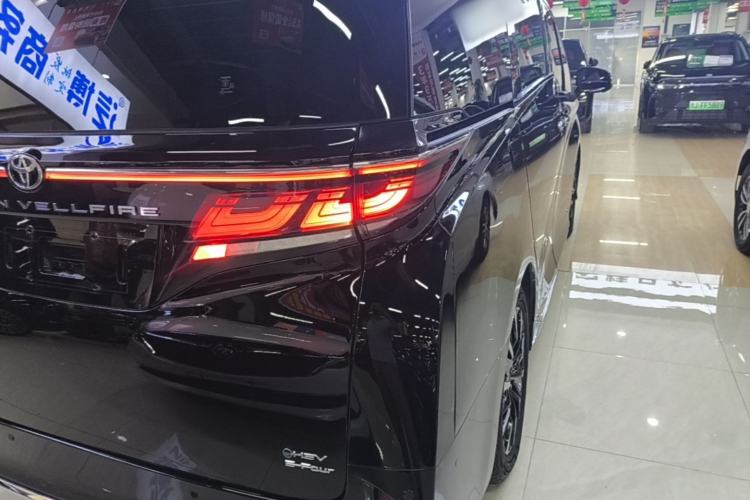 Used Toyota Vellfire 2024 Crown Dual-Engine 2.5L Supreme Executive Edition Right Rear Taillight