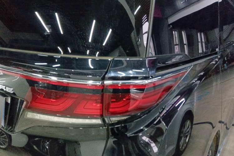 Used Toyota Vellfire 2024 Crown Dual-Engine 2.5L Ultimate Edition Right Rear Taillight