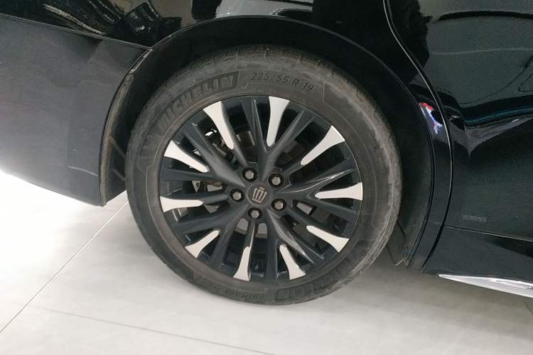 Used Toyota Vellfire 2024 Crown Dual-Engine 2.5L Supreme Executive Edition Right Rear Wheel Hub