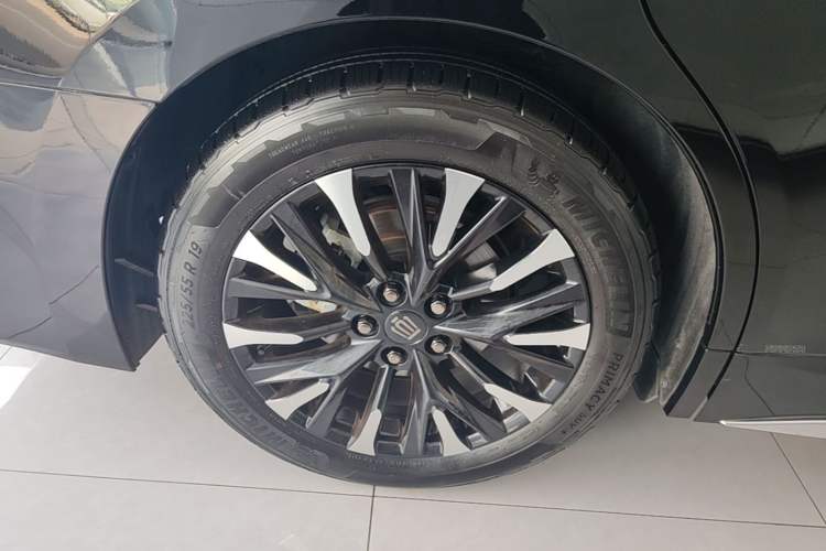Used Toyota Vellfire 2024 Crown Dual-Engine 2.5L Supreme Executive Edition Right Rear Wheel Hub