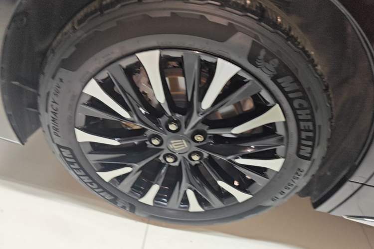 Used Toyota Vellfire 2024 Crown Dual-Engine 2.5L Ultimate Edition Right Rear Wheel Hub