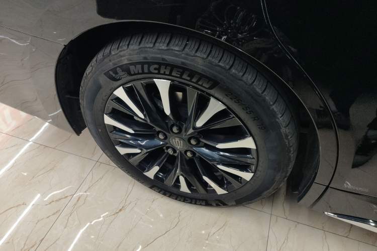 Used Toyota Vellfire 2024 Crown Dual-Engine 2.5L Supreme Executive Edition Right Rear Wheel Hub