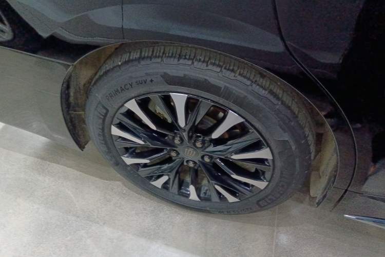 Used Toyota Vellfire 2024 Crown Dual-Engine 2.5L Ultimate Edition Right Rear Wheel Hub