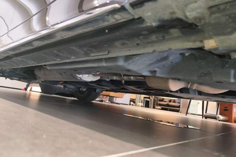 Used Toyota Vellfire 2024 Crown Dual-Engine 2.5L Supreme Executive Edition Right Side Sill