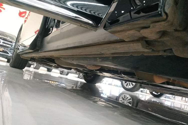 Used Toyota Vellfire 2024 Crown Dual-Engine 2.5L Supreme Executive Edition Right Side Sill