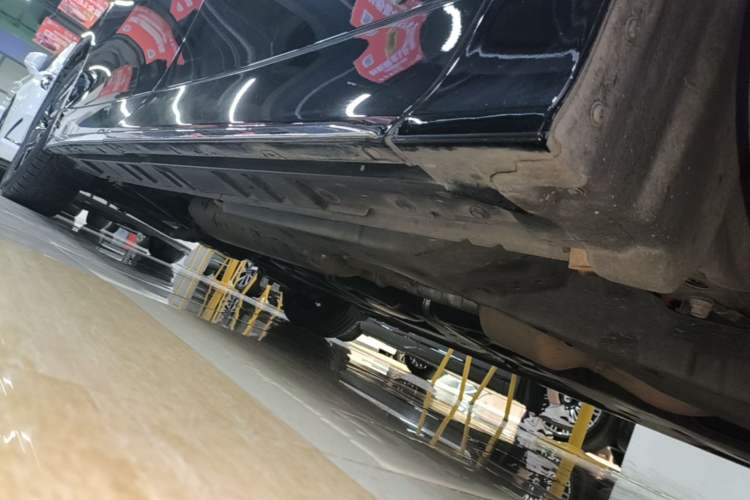 Used Toyota Vellfire 2024 Crown Dual-Engine 2.5L Supreme Executive Edition Right Side Sill