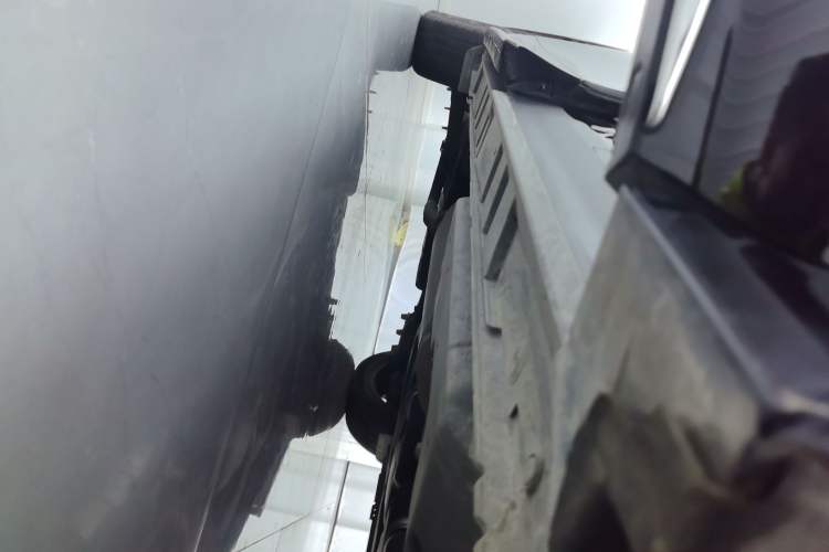 Used Toyota Vellfire 2024 Crown Dual-Engine 2.5L Ultimate Edition Right Side Sill
