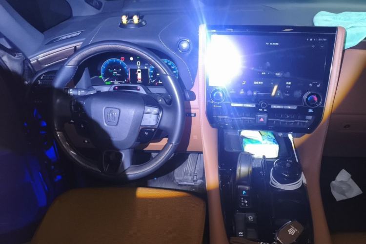 Used Toyota Vellfire 2024 Crown Dual-Engine 2.5L Supreme Executive Edition Steering Wheel