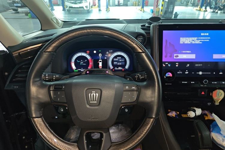 Used Toyota Vellfire 2024 Crown Dual-Engine 2.5L Ultimate Edition Steering Wheel