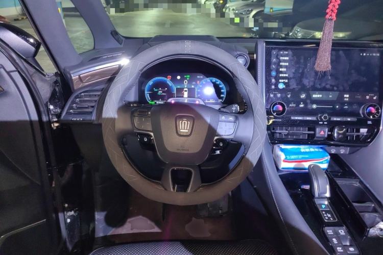 Used Toyota Vellfire 2024 Crown Dual-Engine 2.5L Supreme Executive Edition Steering Wheel