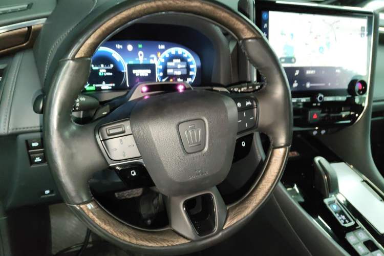 Used Toyota Vellfire 2024 Crown Dual-Engine 2.5L Ultimate Edition Steering Wheel