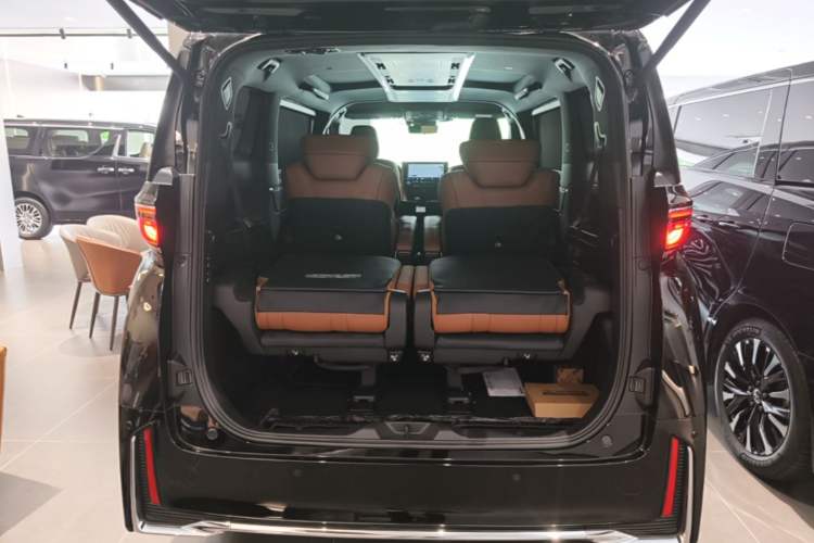 Used Toyota Vellfire 2024 Crown Dual-Engine 2.5L Supreme Executive Edition Trunk