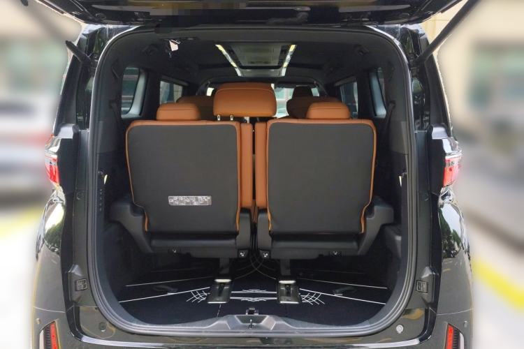 Used Toyota Vellfire 2024 Crown Dual-Engine 2.5L Ultimate Edition Trunk