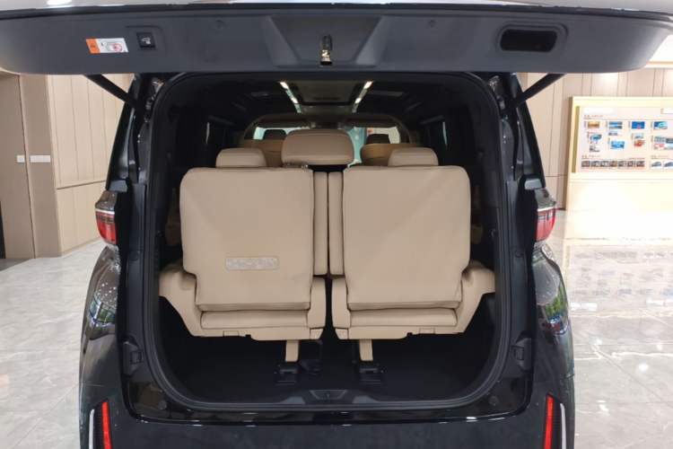 Used Toyota Vellfire 2024 Crown Dual-Engine 2.5L Supreme Executive Edition Trunk