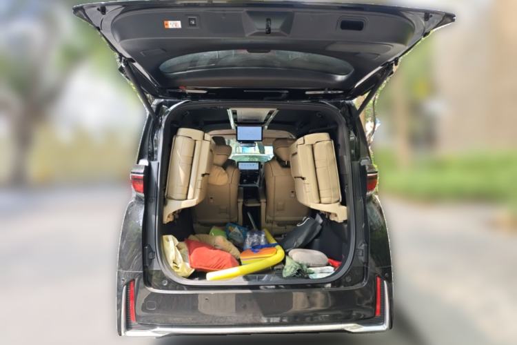 Used Toyota Vellfire 2024 Crown Dual-Engine 2.5L Ultimate Edition Trunk