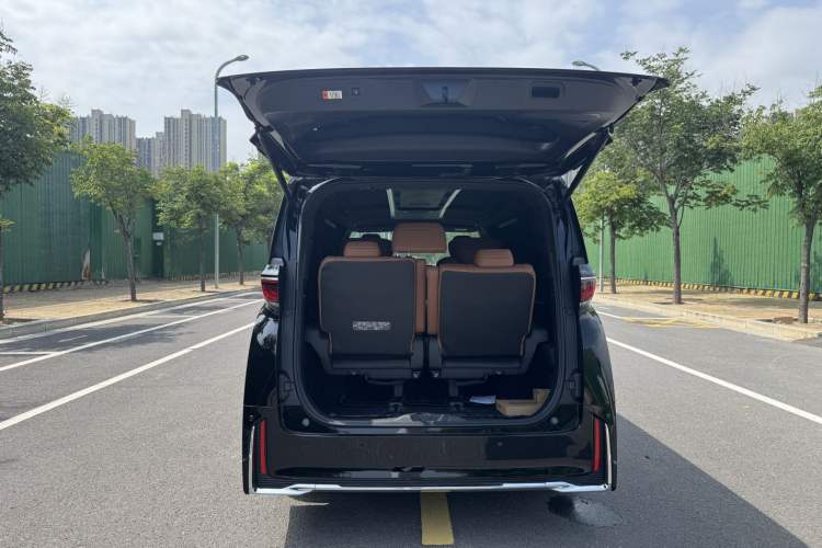 Used Toyota Vellfire 2024 Crown Dual-Engine 2.5L Supreme Executive Edition Trunk