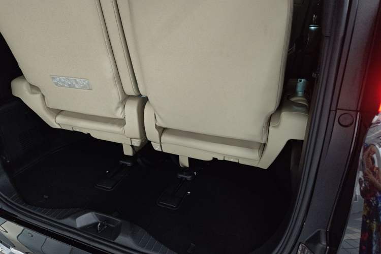 Used Toyota Vellfire 2024 Crown Dual-Engine 2.5L Ultimate Edition Trunk