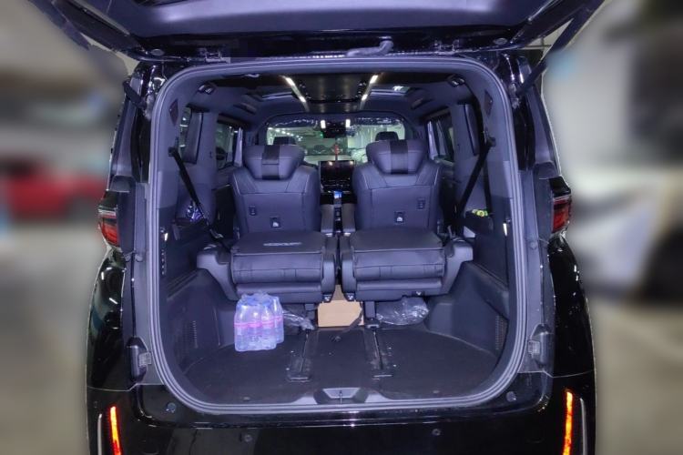 Used Toyota Vellfire 2024 Crown Dual-Engine 2.5L Supreme Executive Edition Trunk