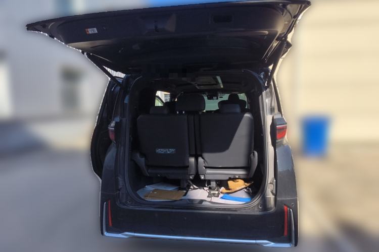 Used Toyota Vellfire 2024 Crown Dual-Engine 2.5L Ultimate Edition Trunk