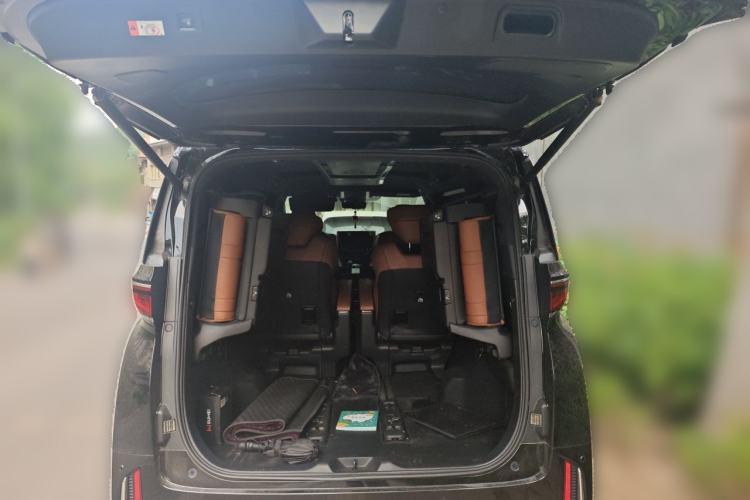 Used Toyota Vellfire 2024 Crown Dual-Engine 2.5L Ultimate Edition Trunk