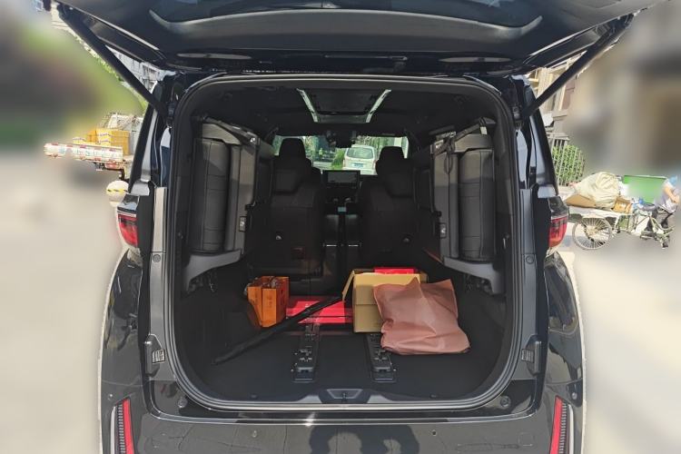 Used Toyota Vellfire 2024 Crown Dual-Engine 2.5L Supreme Executive Edition Trunk