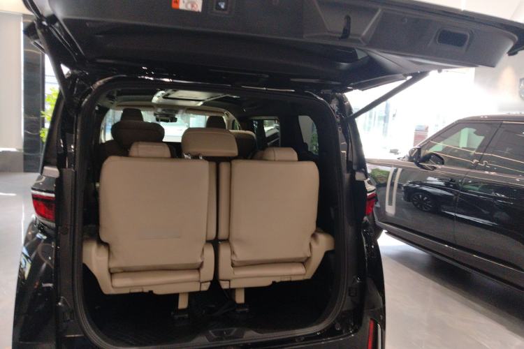 Used Toyota Vellfire 2024 Crown Dual-Engine 2.5L Ultimate Edition Trunk