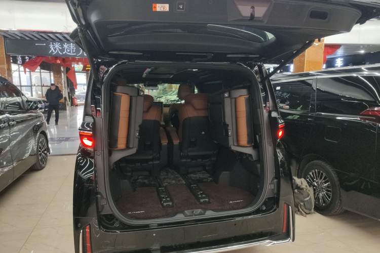 Used Toyota Vellfire 2024 Crown Dual-Engine 2.5L Supreme Executive Edition Trunk