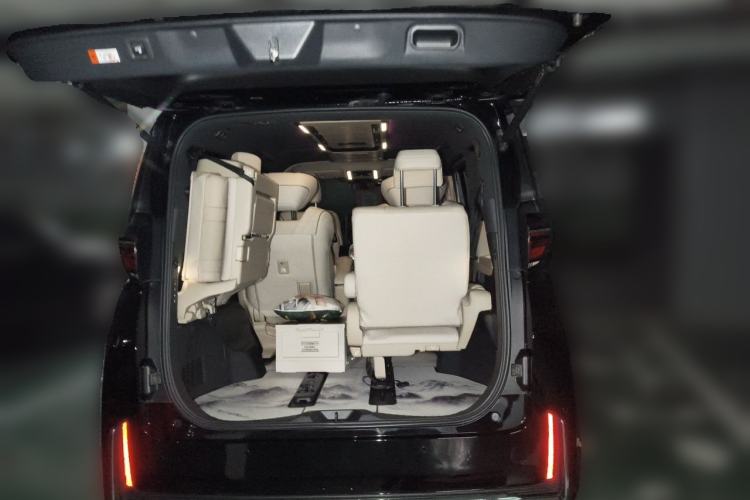 Used Toyota Vellfire 2024 Crown Dual-Engine 2.5L Ultimate Edition Trunk