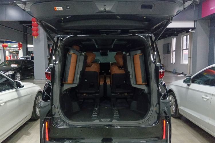 Used Toyota Vellfire 2024 Crown Dual-Engine 2.5L Ultimate Edition Trunk