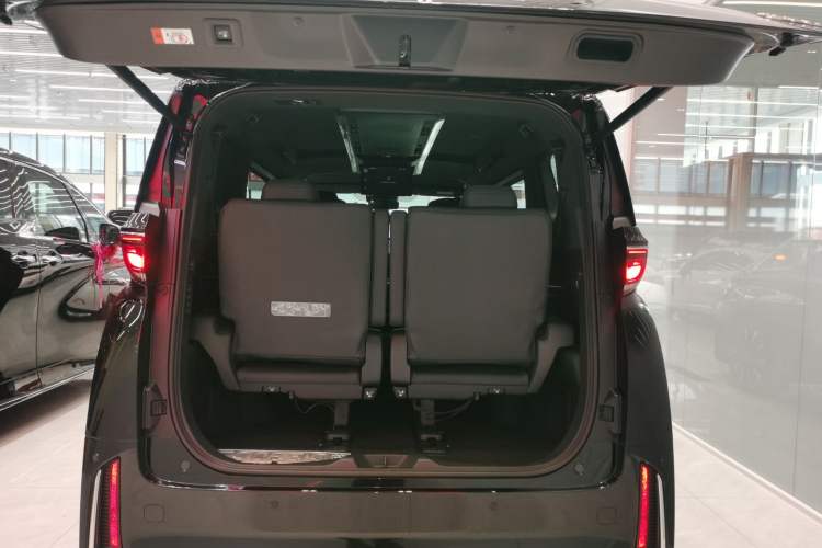 Used Toyota Vellfire 2024 Crown Dual-Engine 2.5L Supreme Executive Edition Trunk